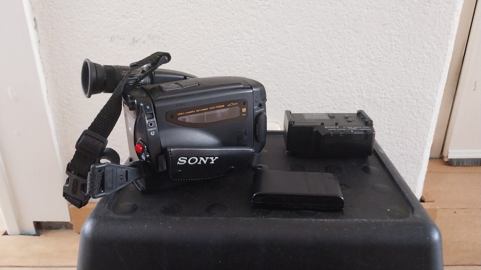 Sony CCD-TR350E camcorder met tas en accessoires, Audio, Tv en Foto, Videocamera's Analoog, Ophalen of Verzenden, 8mm, Camera