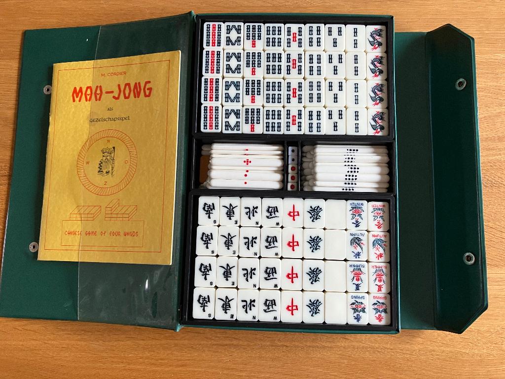 Mahjong spel, Hobby en Vrije tijd, Gezelschapsspellen | Bordspellen, Een of twee spelers, Ophalen of Verzenden, Zo goed als nieuw