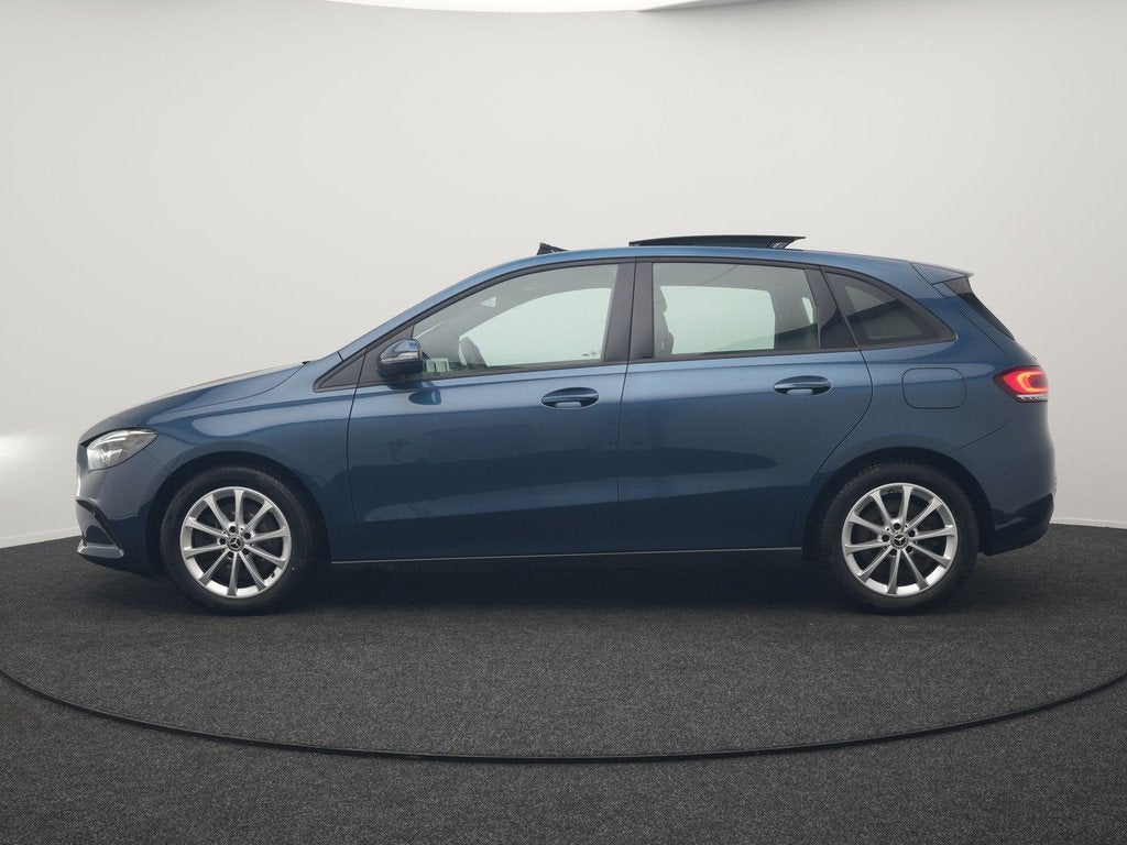 Mercedes-Benz B-Klasse 250 e PHEV 218pk Dealer O.H | Panodak, Auto's, Mercedes-Benz, Zwart, 4 cilinders, Blauw, Leder en Stof