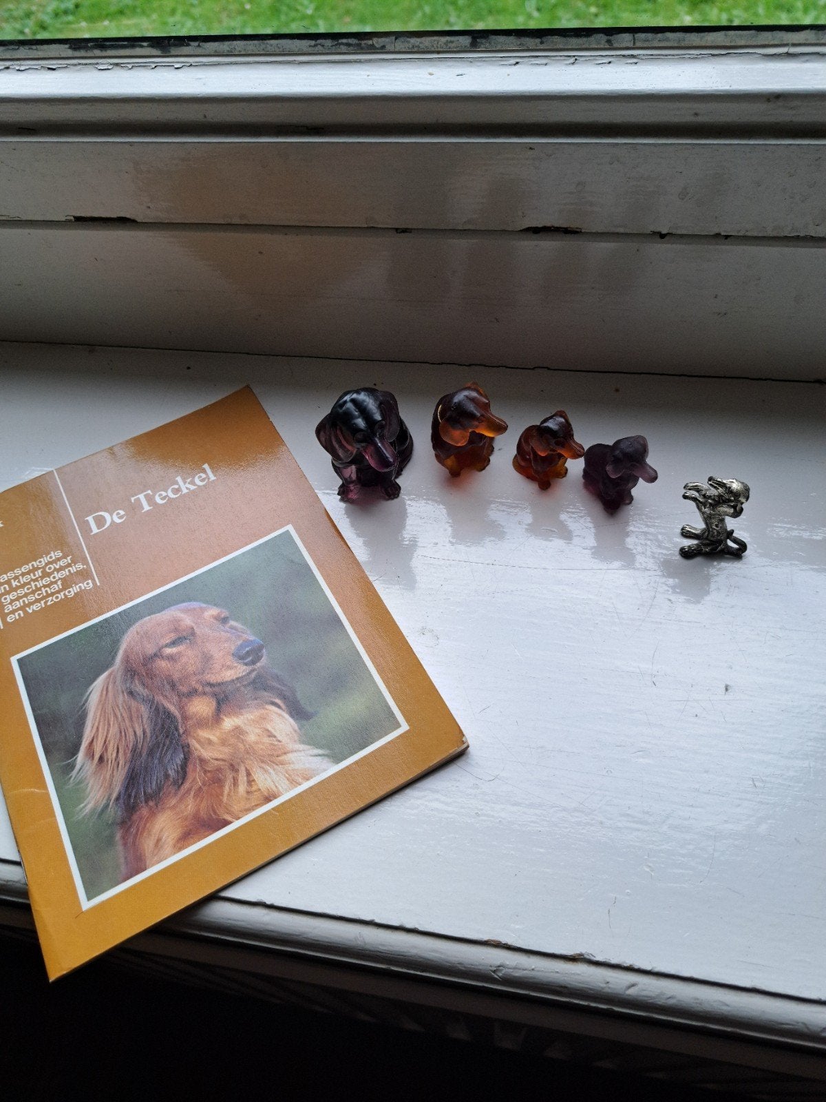 Teckel boekje plus miniatuur teckeltjes, Ophalen of Verzenden