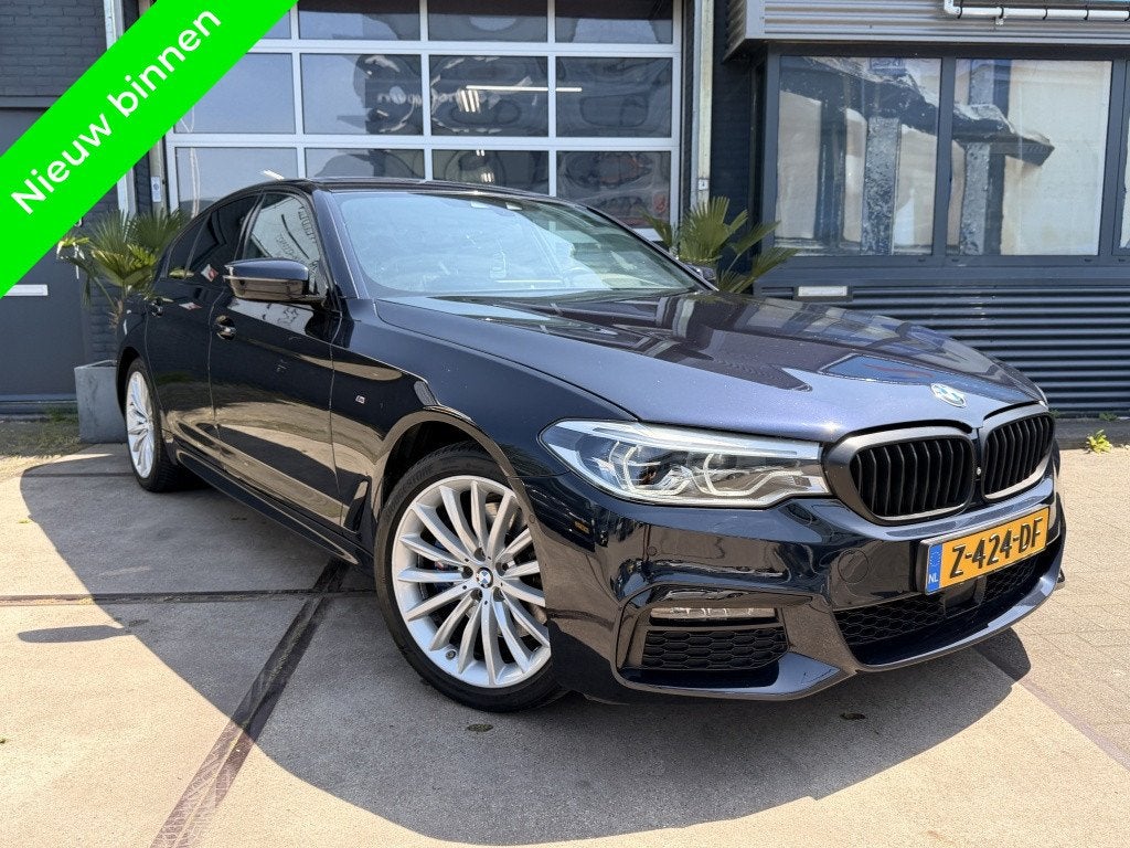 BMW 5 Serie 530e iPerf M-pakket Schuifdak 360*! Inruil mogel, Automaat, 1998 cc, Gebruikt, 4 cilinders