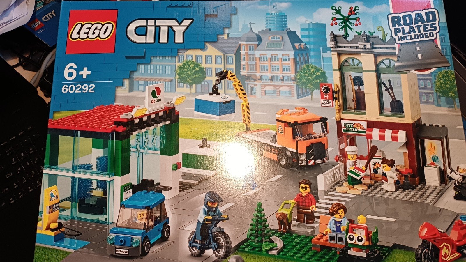 Lego City 60292 Stadscentrum -NIEUW en ONGEOPEND-, Kinderen en Baby's, Speelgoed | Duplo en Lego, City, Lego, Nieuw, Ophalen of Verzenden