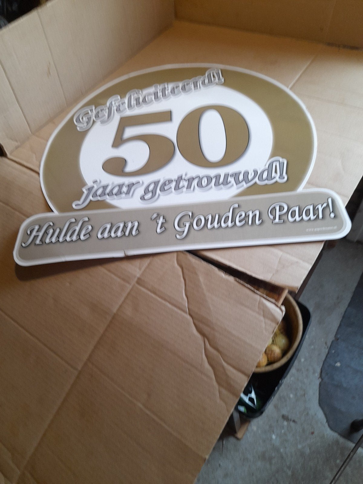 Gefeliciteerd 50 jaar getrouwd - Hulde aan 't Gouden Paar!, Ophalen of Verzenden, Zo goed als nieuw, Versiering, Geboorte of Huwelijk