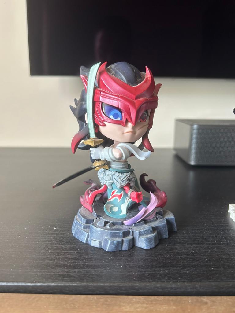 Yone figure, Ophalen, Zo goed als nieuw