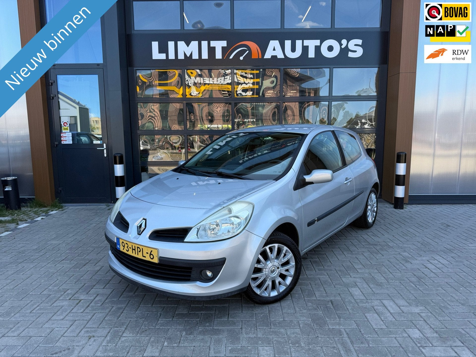 Renault Clio 1.6-16V Dynamique/Elek.Ramen/Airco/Cruise/Nap/A, Auto's, Renault, Voorwielaandrijving, Gebruikt, 4 cilinders, 49 €/maand
