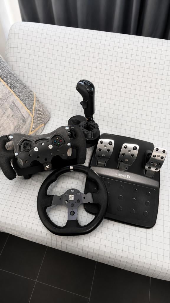 Logitech G920 met F1 stuur, H-shifter & truck shifter, Racestuur, Gebruikt, Force feedback, Ophalen of Verzenden