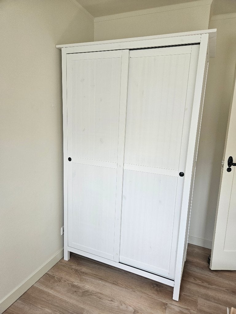 IKEA Hemnes Kledingkast, Huis en Inrichting, Ophalen, Met deur(en), Gebruikt, 100 tot 150 cm