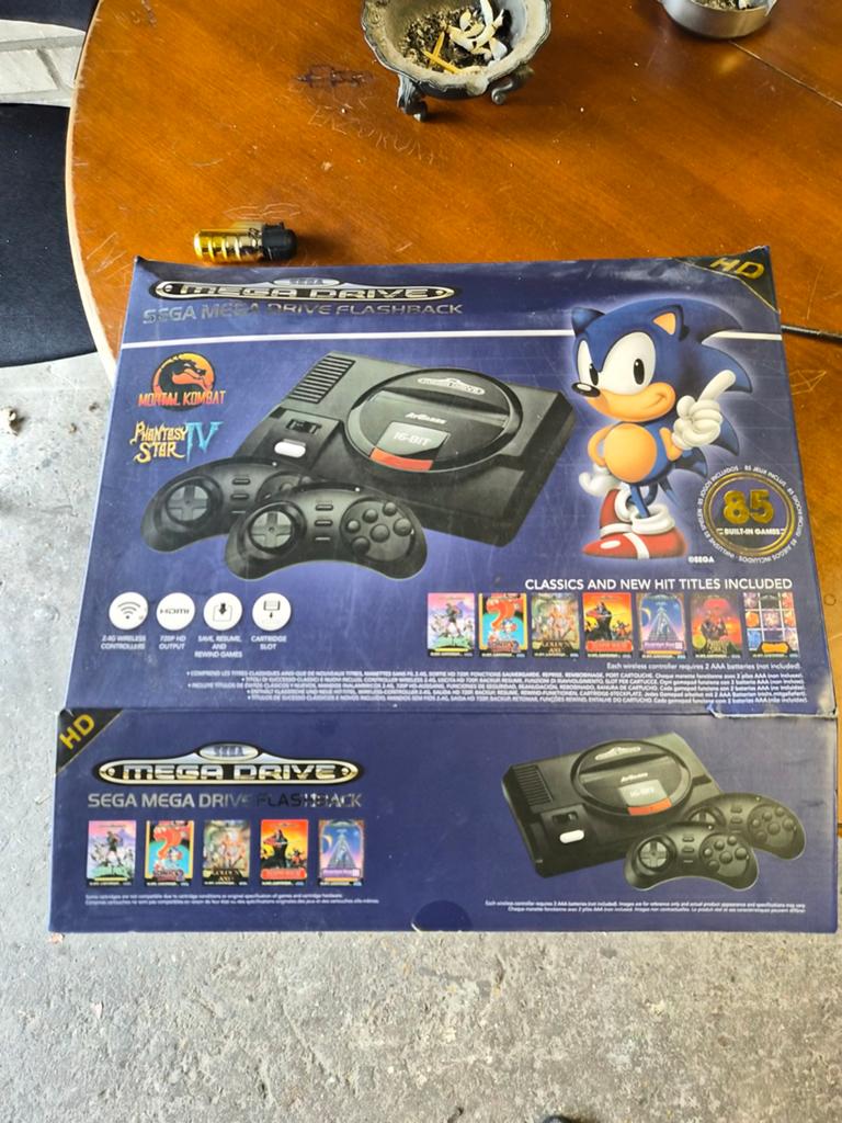 Sega Mega Drive Flashback HD Console met 85 games, Spelcomputers en Games, Spelcomputers | Sega, Met games, Mega Drive, Met 2 controllers