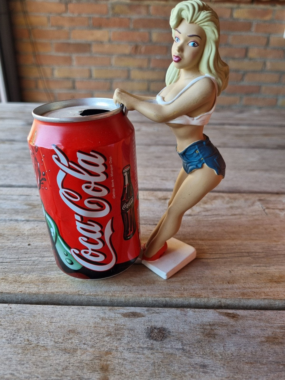 Sexy Pin-up Meisje met een blikje, Ophalen of Verzenden, Zo goed als nieuw