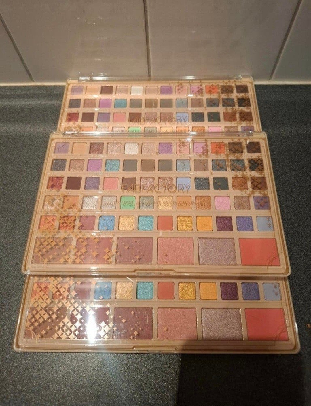 FAB Factory make-up palette (advr 411), Overige kleuren, Gehele gezicht, Nieuw, Ophalen of Verzenden