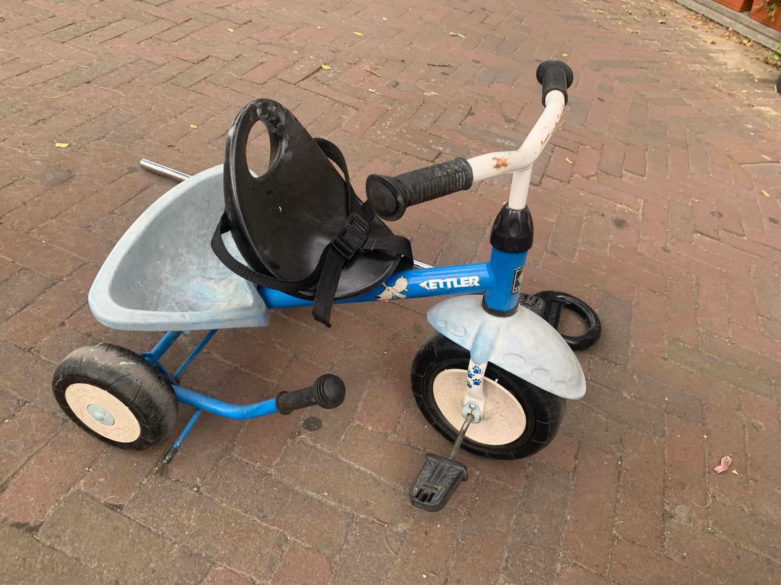 Kettler driewieler met duwstang en kiepbakje, Ophalen, Gebruikt, Velgrem, Duwstang