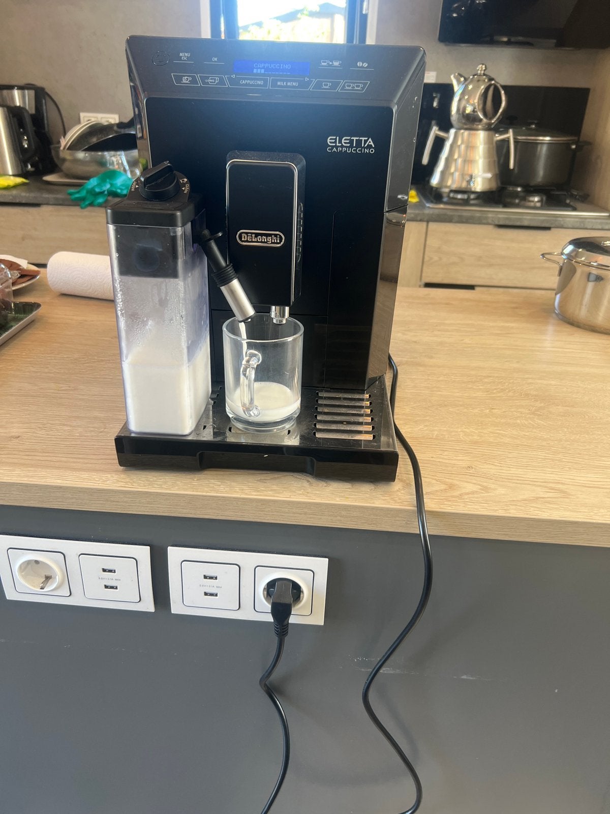 Delonghi koffiemachine, Ophalen, Zo goed als nieuw, Koffiemachine