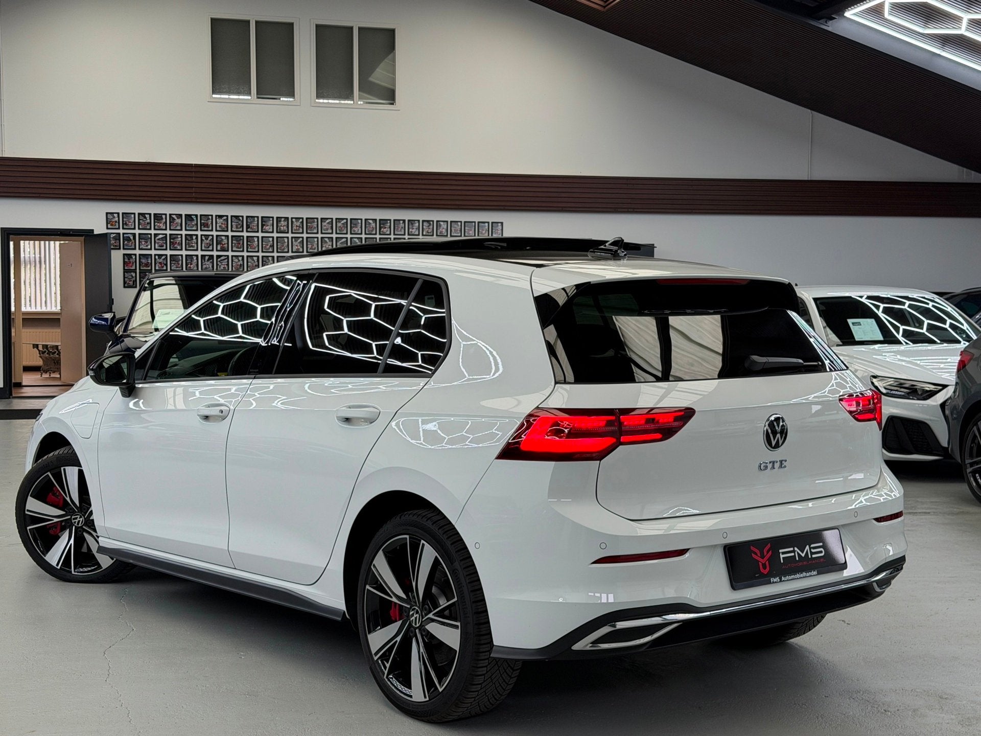 Volkswagen Golf 1.4 eHybrid GTE Panorama 245pk Camera, Gebruikt, Zwart, Met garantie (alle), Leder en Stof