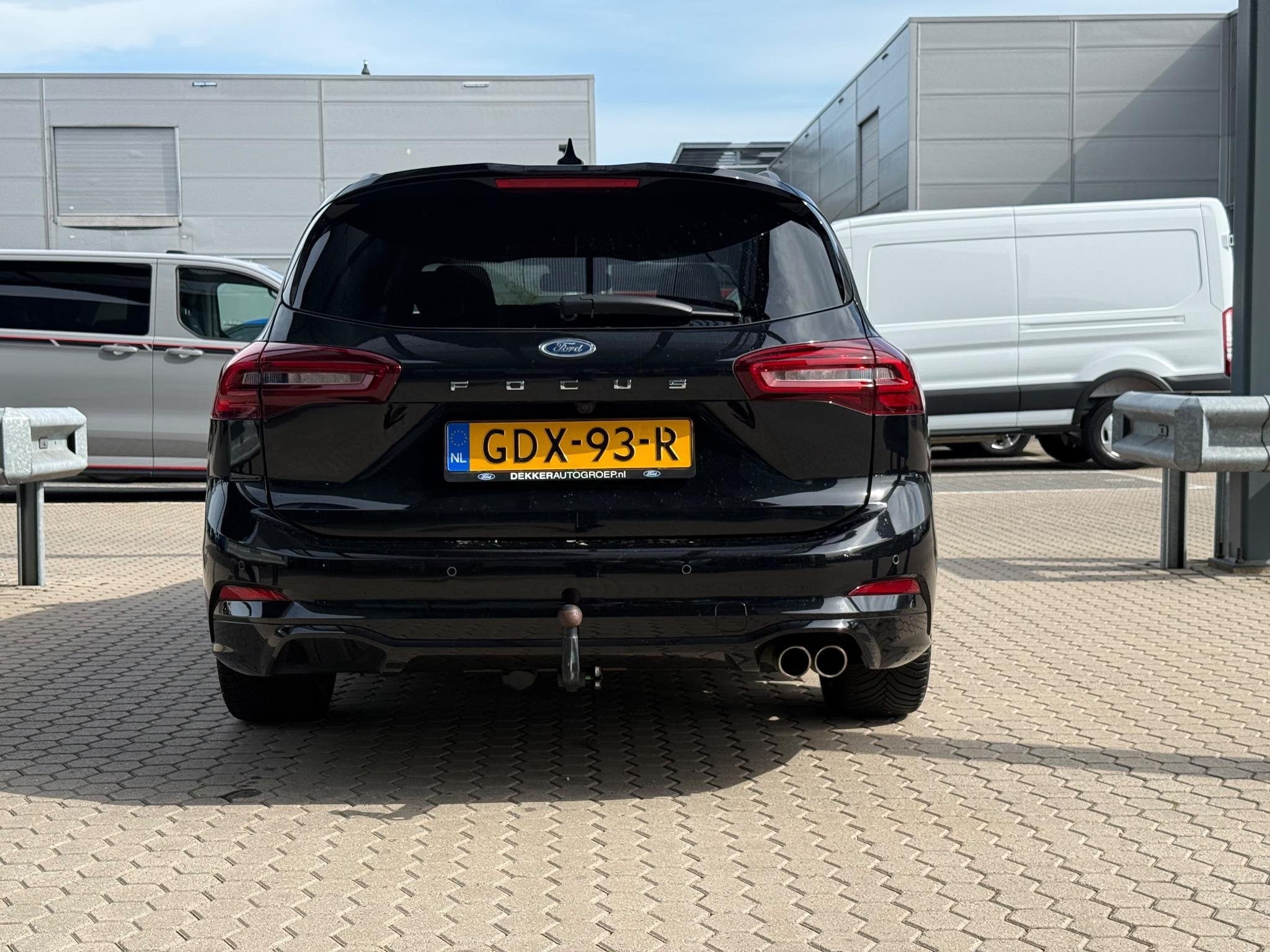 Ford Focus Wagon 1.0 EcoBoost Hybrid ST Line X AUTOMAAT | 18, Auto's, Stof, Gebruikt, Euro 6, Zwart
