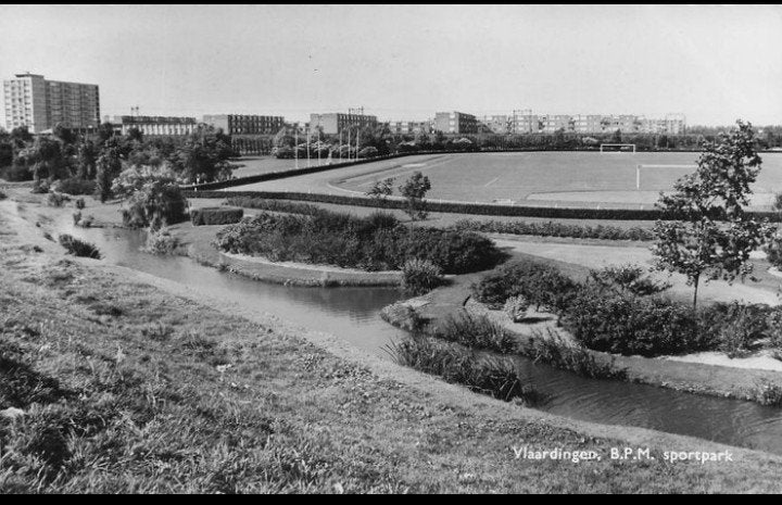 Vlaardingen B. P. M. Sportpark 1960, Verzamelen, Ansichtkaarten | Nederland, Verzenden, 1960 tot 1980, Gelopen, Zuid-Holland