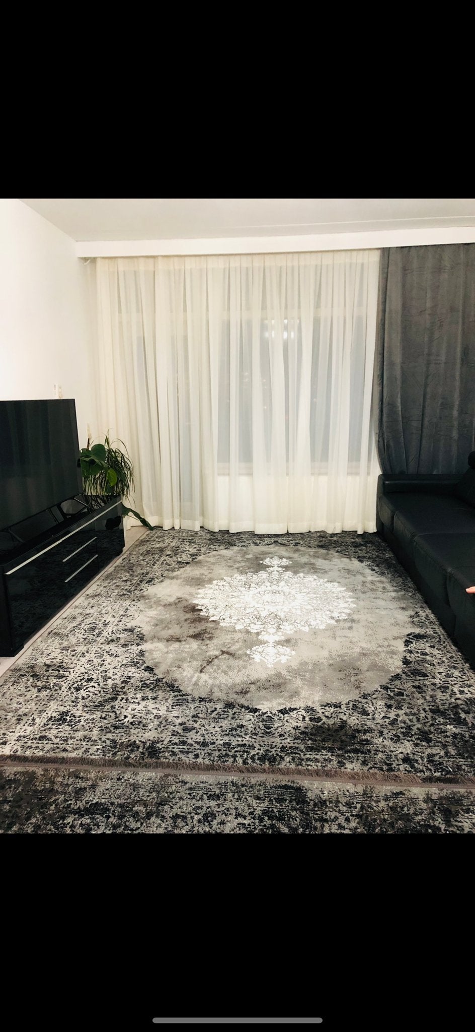 Prachtig Tapijt - Grijs met Wit Medaillon (3.50 x 2.50m)