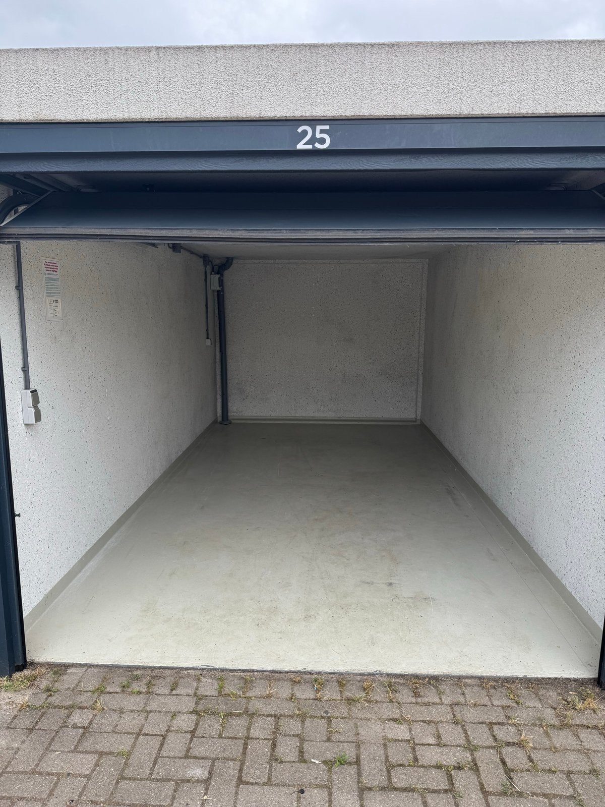 Meerdere garageboxen te huur vanaf 330 euro incl, Huizen en Kamers, Garages en Parkeerplaatsen