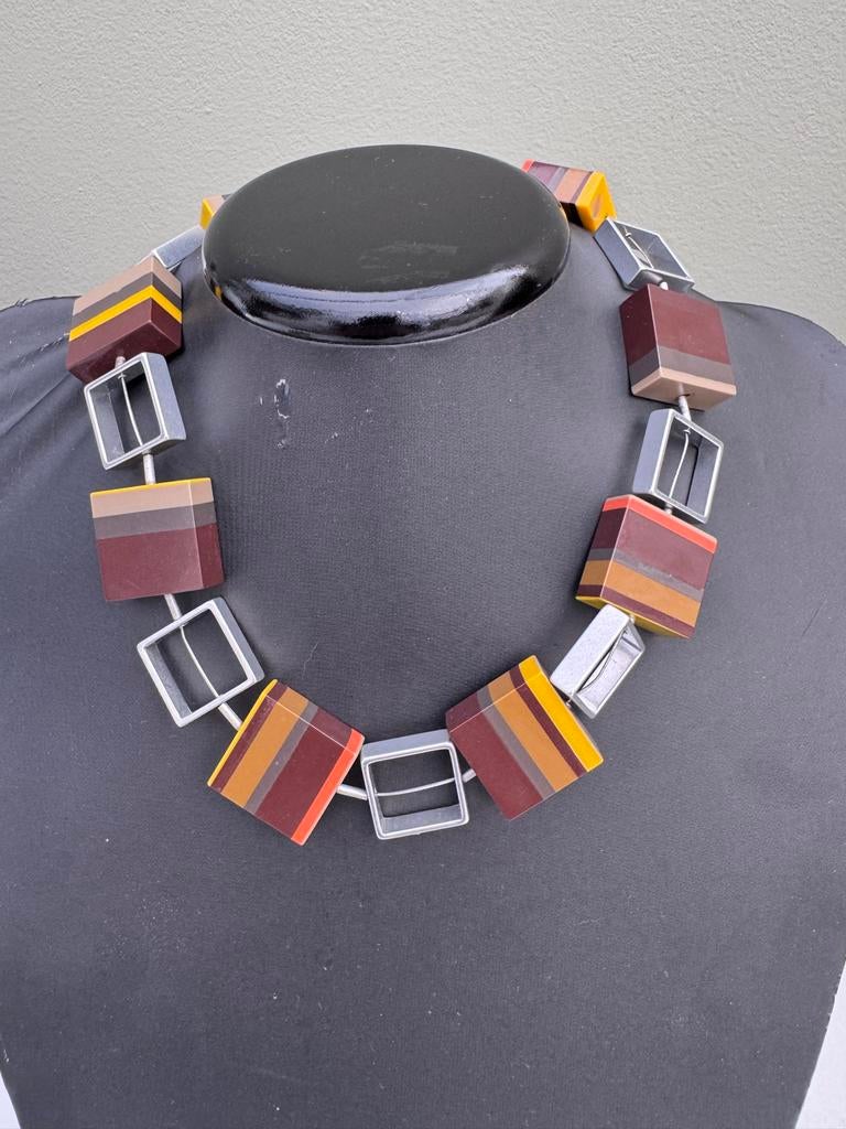 Ketting met Geometrische Blokken, Sieraden, Tassen en Uiterlijk, Ophalen of Verzenden, Zo goed als nieuw, Overige kleuren, Overige materialen