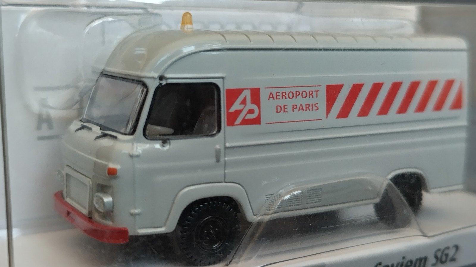 Renault Saviem SG2 Aeroport de Paris 1:87 Brekina Pol, ., Ophalen of Verzenden, Bus of Vrachtwagen, Brekina