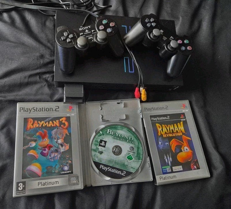 PlayStation 2 met 2 controllers  geheugenkaart en 3 games, Spelcomputers en Games, Spelcomputers | Sony PlayStation 2, Zwart, Met 2 controllers