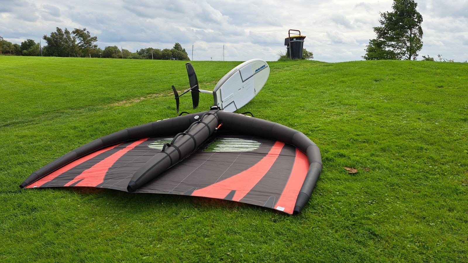Naish hover 125 wing foil set. Compleet met foil en 3 wings, Watersport en Boten, Wingsurfen, Ophalen of Verzenden, Zo goed als nieuw