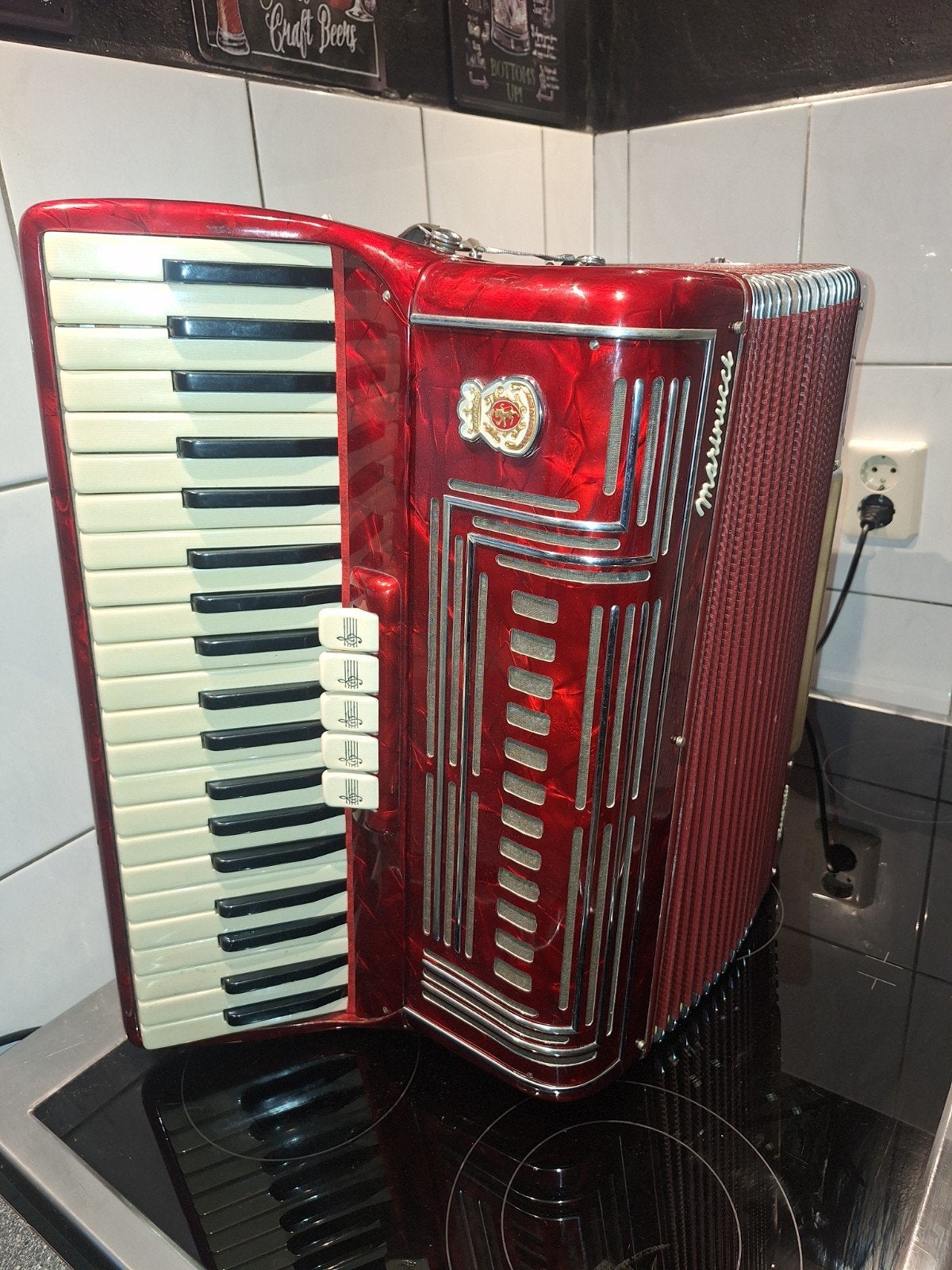 Mooie Marinucci Recanati Accordeon - Rood, Muziek en Instrumenten, Gebruikt, Met riemen, Overige formaten, Marinucci