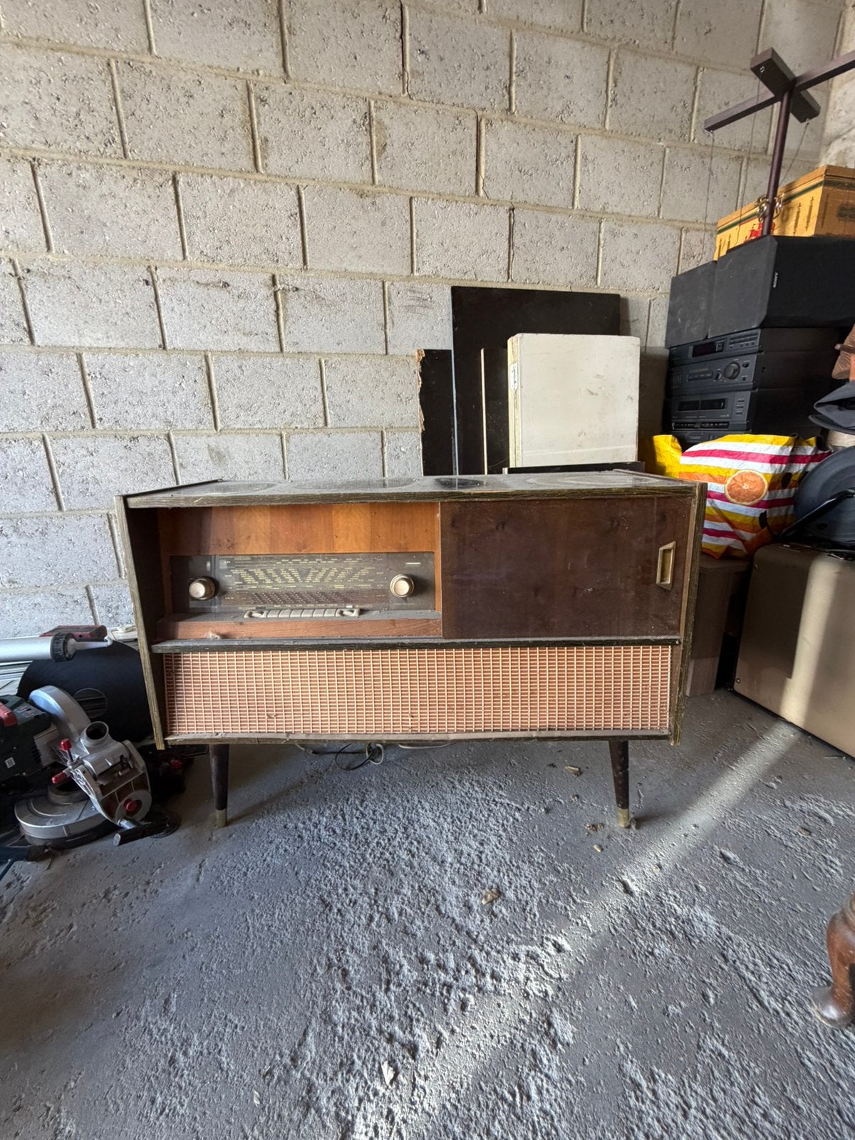 Radio platenspeler jaren 60, Ophalen