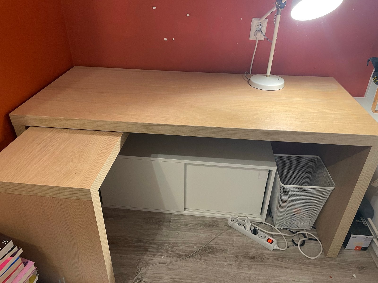 IKEA MALM Bureau met uitschuifbaar blad - Eikenfineer, Ophalen, Opbergruimte, Gebruikt, Hout