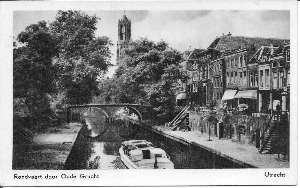 Ansichtkaart Utrecht Oude Gracht met rondvaartboot, Ophalen of Verzenden, 1940 tot 1960, Gelopen, Utrecht