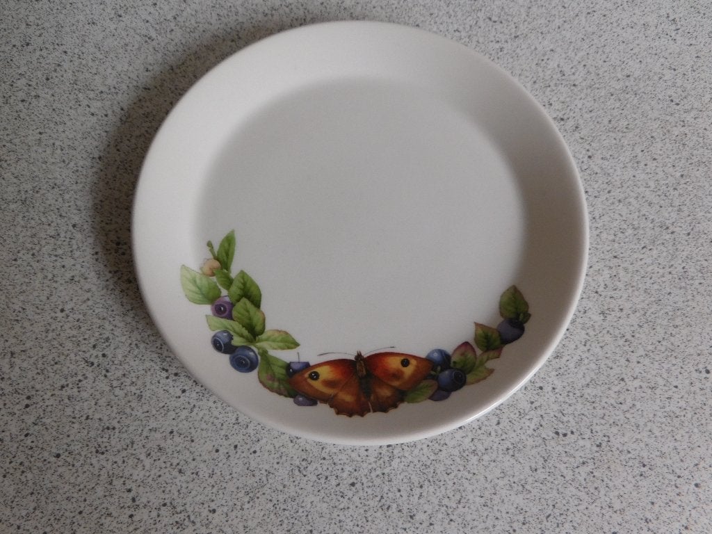 Bord 16,5 cm. Bosbes Bosvruchten Wedgwood Marjolein Bastin, Landelijk/Boerenbont, Ophalen of Verzenden, Zo goed als nieuw, Bord(en)