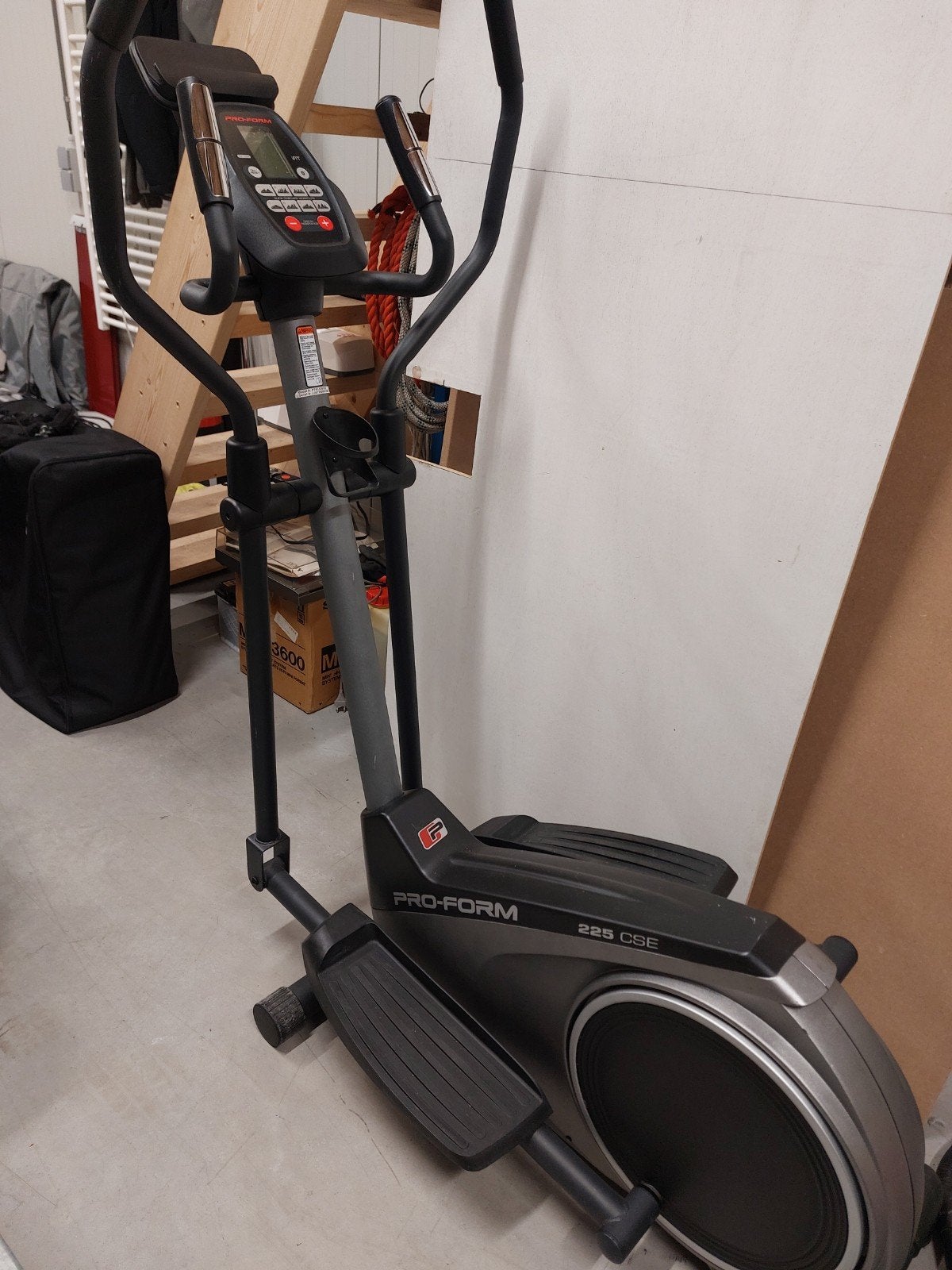 Pro-form 225 cse crosstrainer, Ophalen of Verzenden, Zo goed als nieuw, Crosstrainer, Metaal
