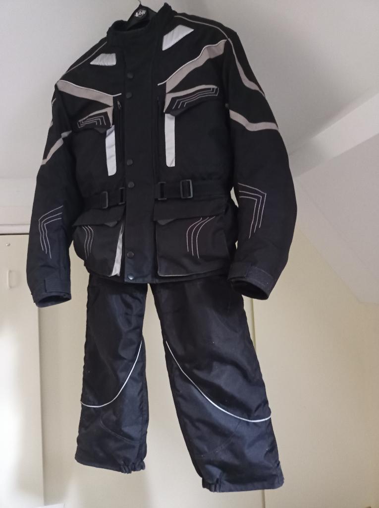 Motorjack en -Broek maat XL Heren, Motoren, Kleding | Motorkleding, Ophalen, Nieuw met kaartje, Heren, Combipak