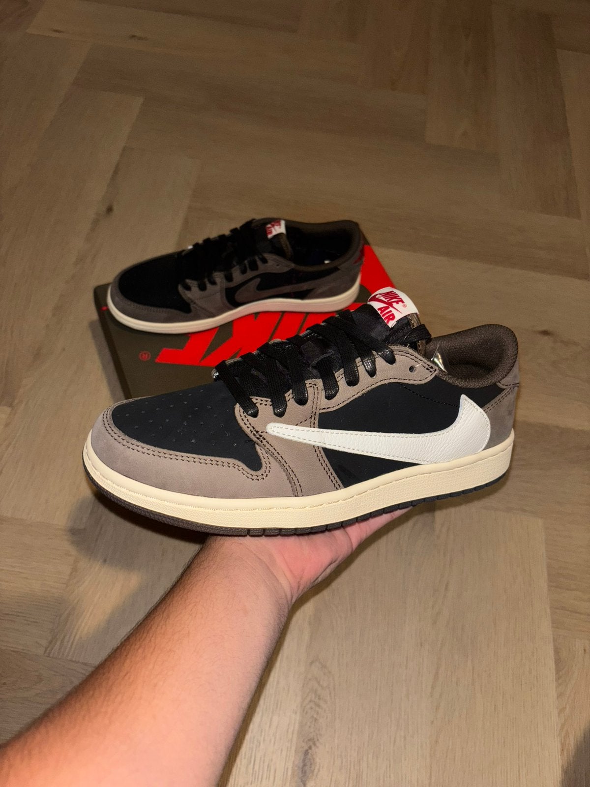 Nike Air jordan 1 low Travis Scott, Ophalen of Verzenden, Nieuw, Overige kleuren, Sneakers of Gympen