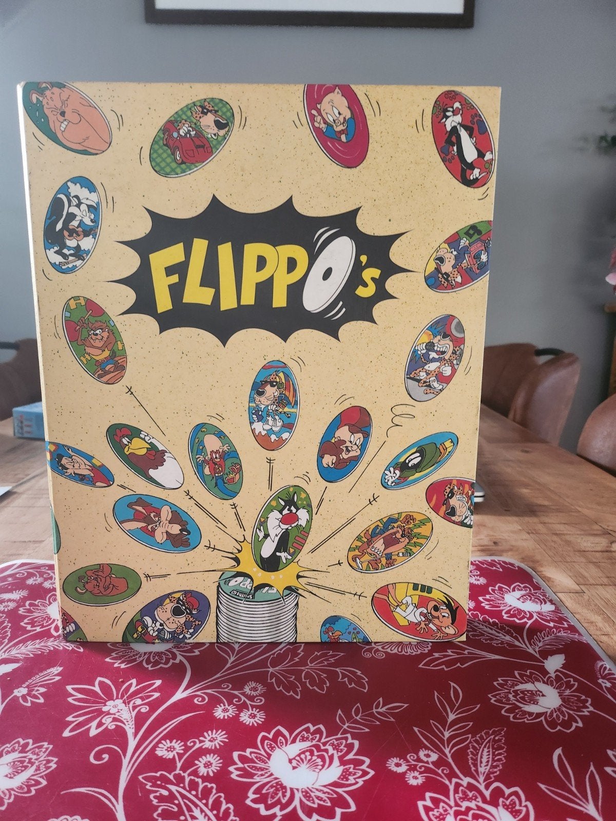 Complete Flippo map met Looney Tunes, Verzamelen, Ophalen of Verzenden, Chester Cheetos, Losse flippo's, Met verzamelmap(pen)