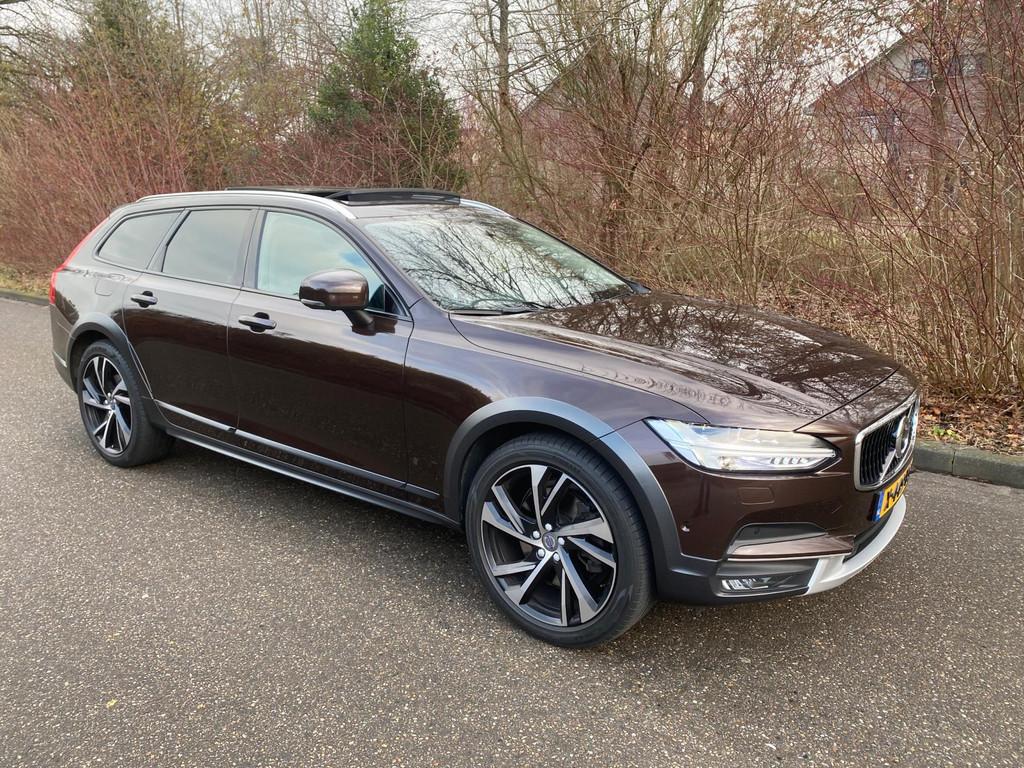 Volvo V90 Cross Country 2.0 D5 Pro, Auto's, Automaat, 4 cilinders, 2500 kg, Leder