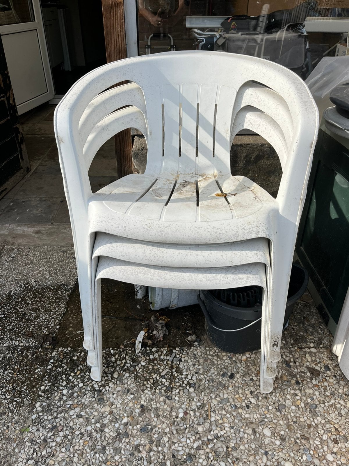 3 gratis kuipstoelen kunststof, Ophalen, Gebruikt, Kunststof, Stapelbaar