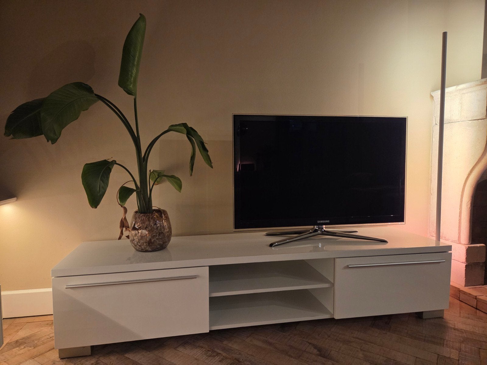 TV meubel, Ophalen, 150 tot 200 cm, Zo goed als nieuw, Minder dan 100 cm