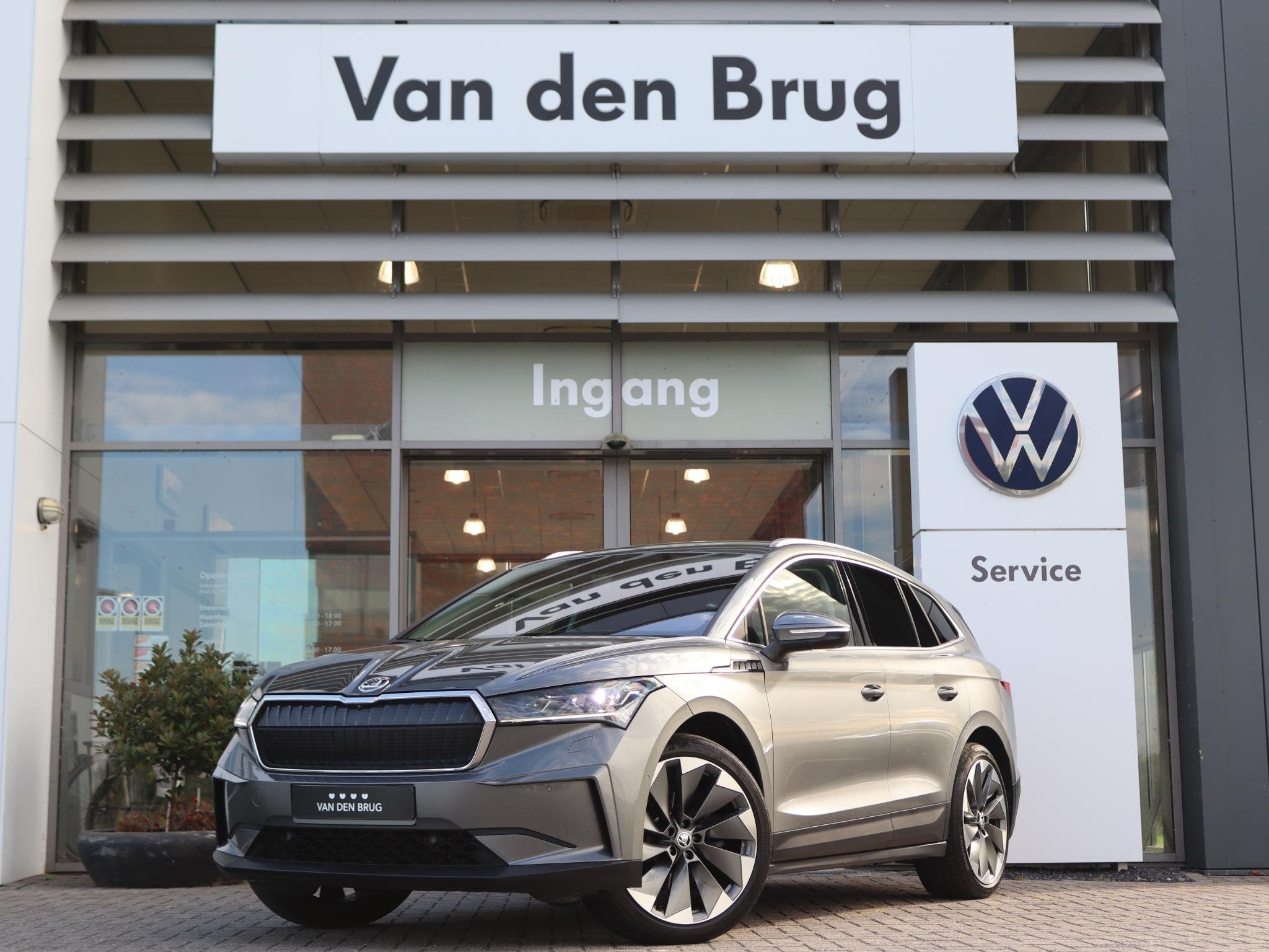 Skoda Enyaq iV 80 204 pk Loft | Warmtepomp | Navigatie | Sma, Auto's, Automaat, Achterwielaandrijving, Gebruikt, 80 kWh
