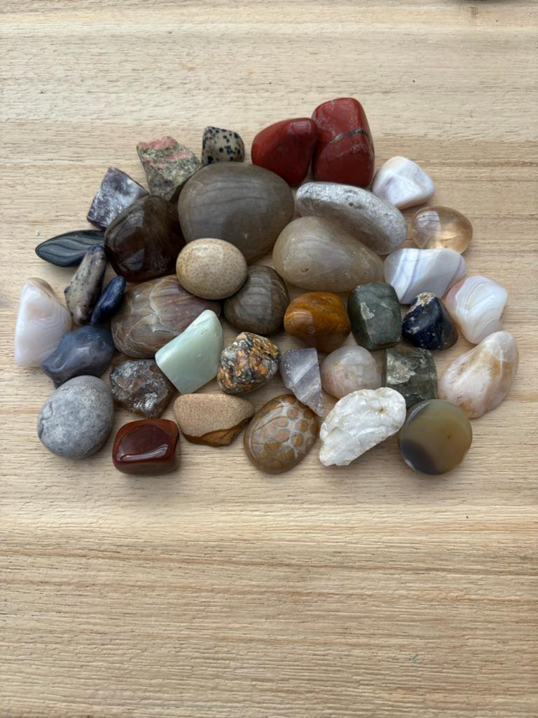 Partij diverse edelstenen en mineralen, Sieraden, Tassen en Uiterlijk, Edelstenen, Thrifter, Ophalen of Verzenden, Ossenkamppad 25