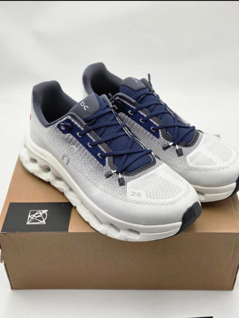 On cloud blauw wit maat 37tm46, Sport en Fitness, Honkbal en Softbal, Ophalen, Nieuw, Overige typen