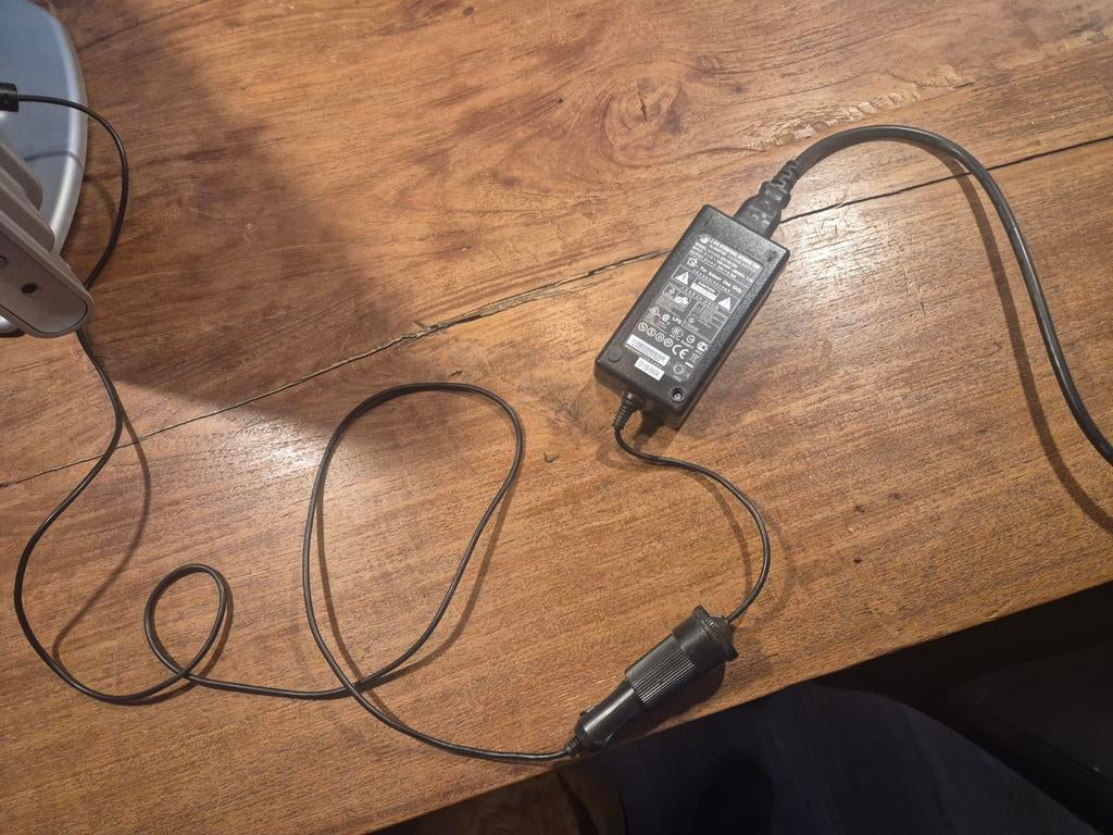TECHWOOD 19VLCD LCD TV met 12V adapter, Ophalen of Verzenden