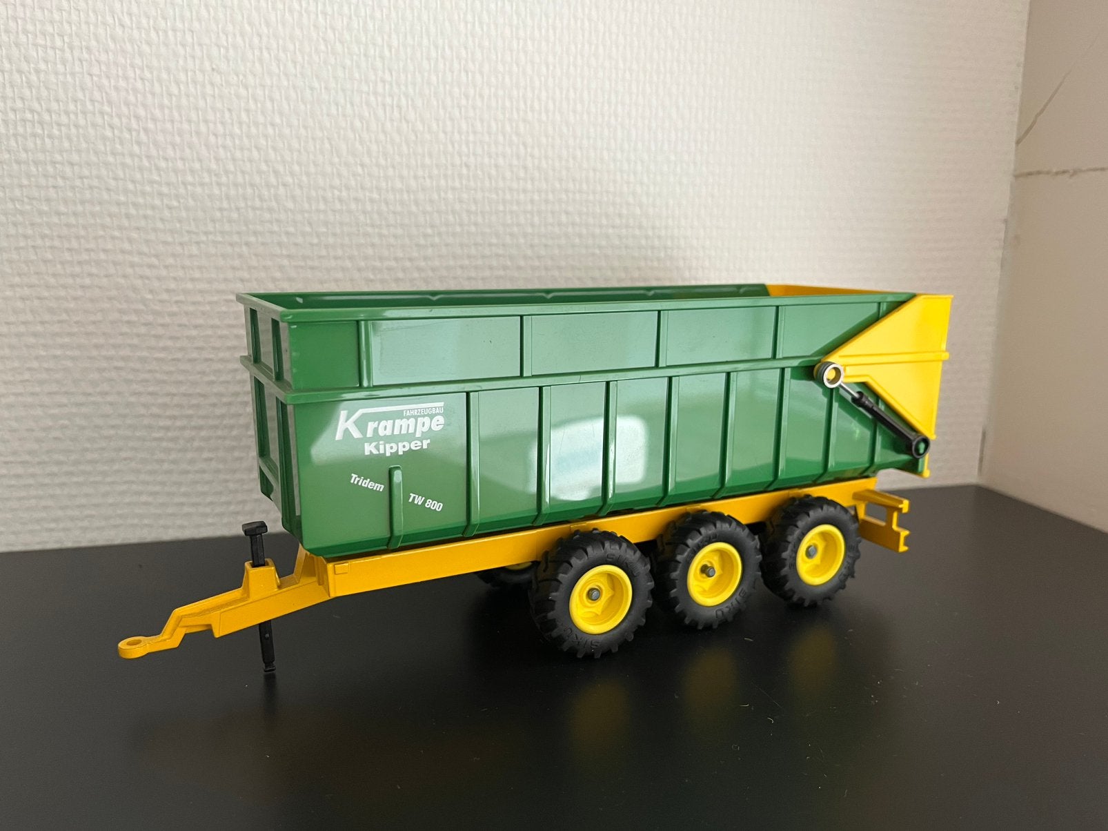 Krame kipper siku 1:32, Hobby en Vrije tijd, Modelauto's | 1:32, Ophalen of Verzenden, Zo goed als nieuw, Tractor of Landbouw