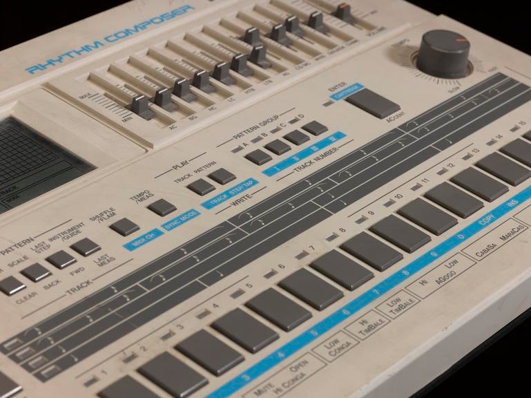 Roland TR-727 Rhythm Composer - Vintage Percussie Drumcomput, Muziek en Instrumenten, Drumcomputers, Ophalen, Gebruikt, Roland