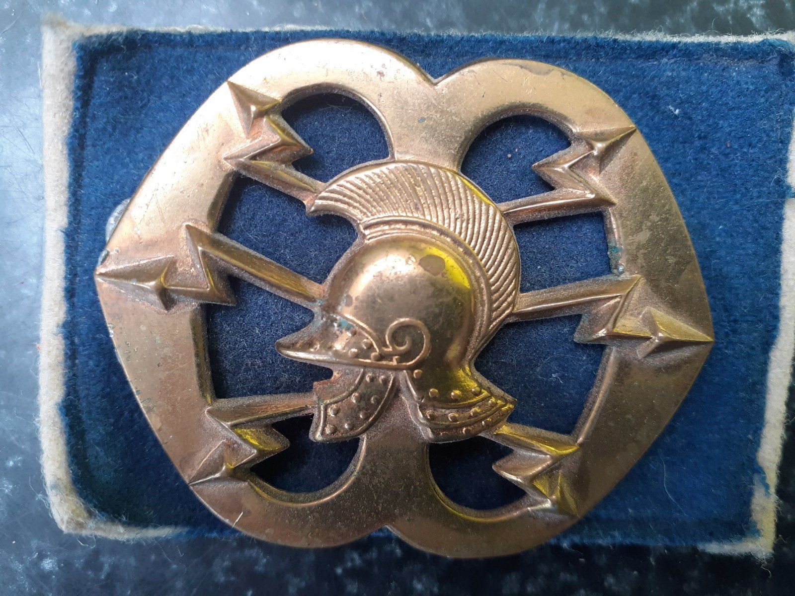 Baretembleem van het Regiment Verbindingstroepen, Verzamelen, Ophalen of Verzenden, Landmacht, Nederland, Embleem of Badge