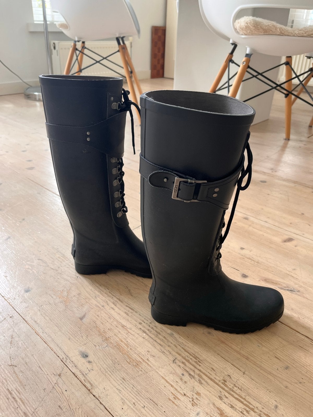 Zwarte UGG regenlaarzen met veters en gesp, Ophalen, Zwart, Regenlaarzen, Zo goed als nieuw