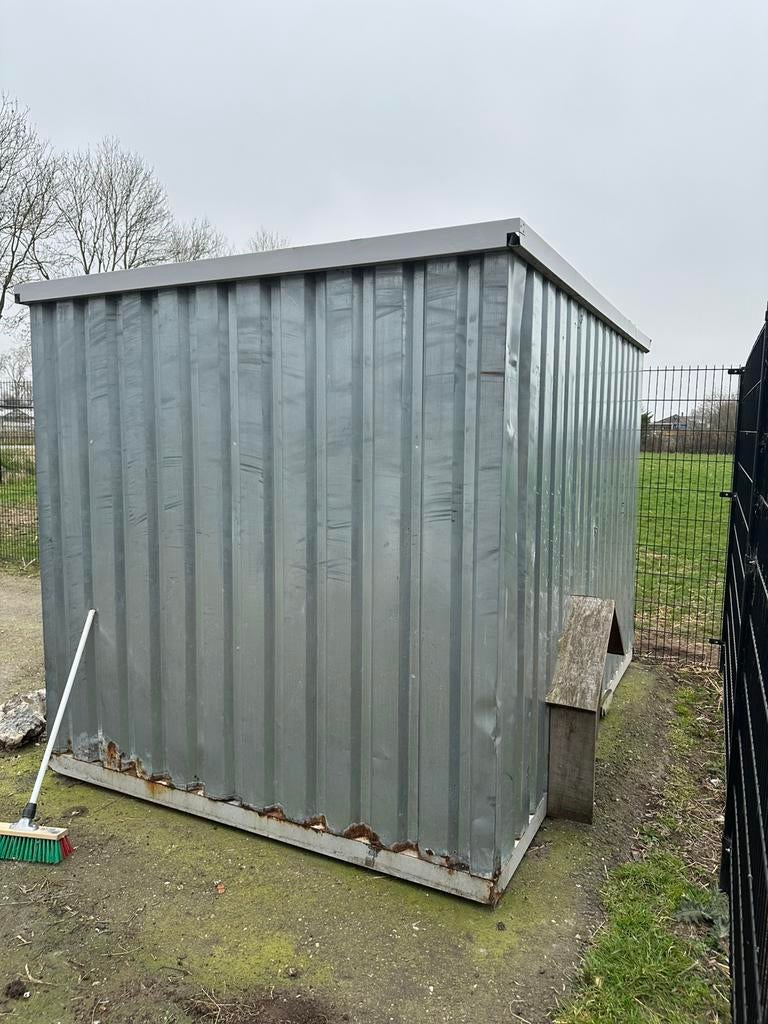 Dieren nacht hok, Tuin en Terras, Ophalen of Verzenden, Zo goed als nieuw, Kunststof, Overige typen