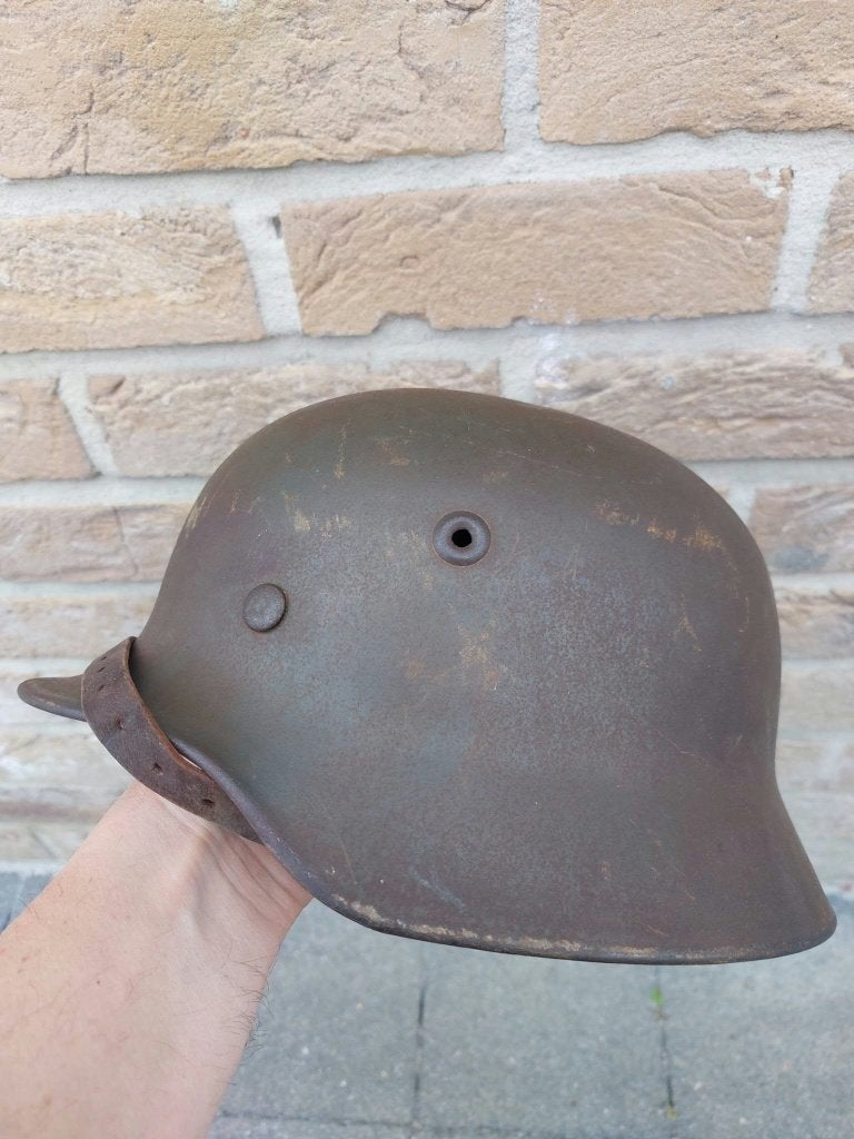 Duitse WO2 M40 Helm (2), Verzamelen, Ophalen of Verzenden, Landmacht, Duitsland, Helm of Baret