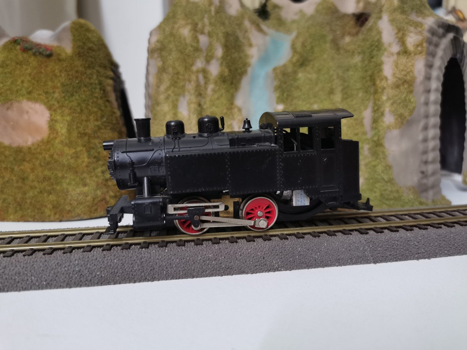 Lima Zwarte stoomlocomotief met rode wielen, Gebruikt, Analoog, Ophalen of Verzenden, Lima