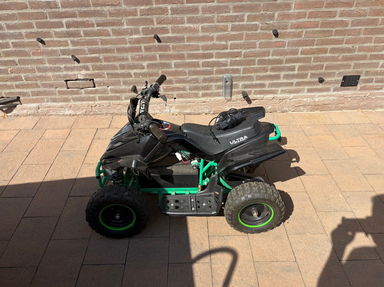 Elektrische quad ultra kind, Ophalen of Verzenden, Zo goed als nieuw, Overige typen