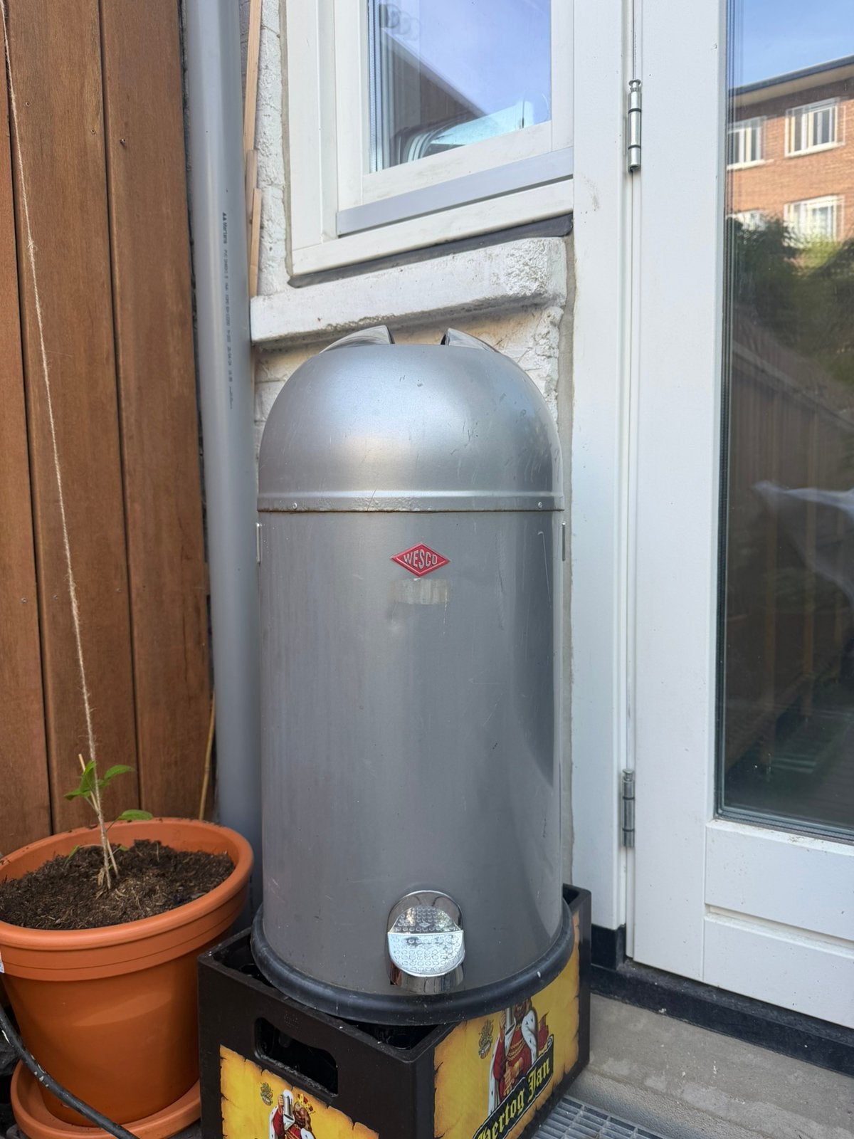 Gratis Wesco prullenbak defect, Huis en Inrichting, Woonaccessoires | Prullenbakken, 40 liter of meer, Ophalen, Gebruikt, 50 tot 75 cm